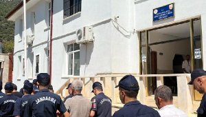 Kaş'ta kaçak göçmen operasyonu