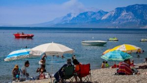 Kemer'deki orman yangını 3'üncü gününde