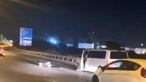 Minibüsle çarpışan motosikletli hayatını kaybetti