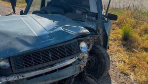 Şarampole devrilen otomobilin sürücüsü yaralandı