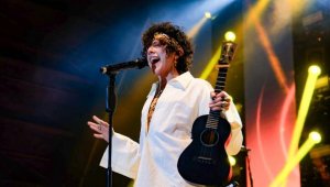 Antalya'da konser veren ABD'li şarkıcı LP: Türk müziği ve kültürüne ilgim hiç azalmadı