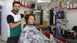 Antalya'da, Rus ve Ukraynalıların 'merdiven altı' berber dükkanı işletmelerine tepki