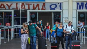 Antalya'ya hava yoluyla gelen turist sayısı 9 milyonu aştı