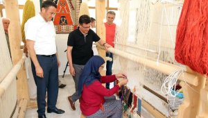 Barak kilimleri ve renkleri yeniden canlanıyor