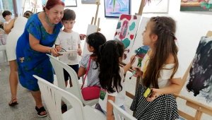 Çocuklar AB projesi için çevreyi resmetti