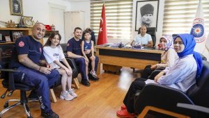 Enkaz altındaki ailesini, tükürüğüyle hayata bağladı