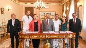 Hayırseverden ek derslik protokolü