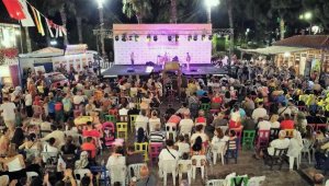 Mavi Beyaz Akdeniz Köyü'nde nostaljik eğlence