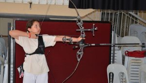 Okçuluk sporcusu Ecrin: Mete Gazoz'u örnek alıyorum