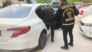 Otomobil ve motosiklet hırsızı tutuklandı