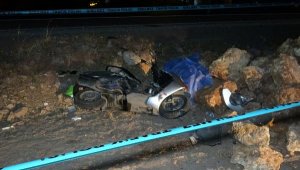 Şarampole uçan motosikletli yaşamını yitirdi