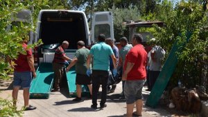 Tabancayla eşini öldürüp, intihar etti