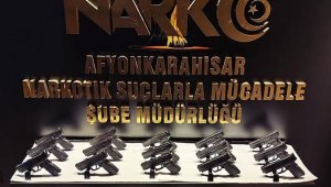 Afyonkarahisar'da araçlardan tabanca çıktı