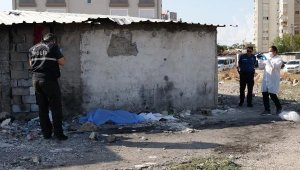 Antalya'da erkek cesedi bulundu