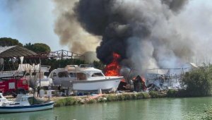 Antalya'da ormanda çıkan yangın, teknelere sıçradı