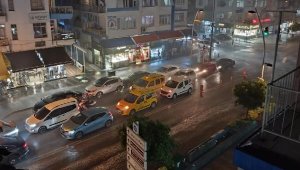 Antalya'da sağanak etkili oldu