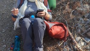 Doğa yürüyüşünde kaybolan kadın turist bulundu