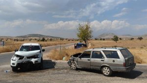 Korkuteli'de kaza: 6 yaralı