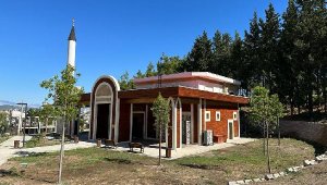 Millet Bahçesi Cami'nin halıları yıkandı