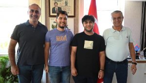 Öğrencilerden Başkan Topaloğlu'na ziyaret