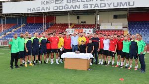 Onursal Başkan Yılmaz'a doğum günü sürprizi