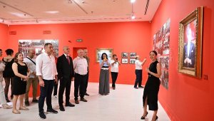 Rus ressamdan '100 yıllık Cumhuriyet' sergisi AKS'de