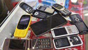 Tuşlu telefon kullanıcısı artınca hurdası bile para etti
