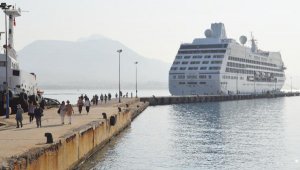 ABD'li turistler kruvaziyerle Alanya'ya geldi