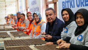 Başkan Böcek'ten personeline 2023 lira Cumhuriyet ikramiyesi