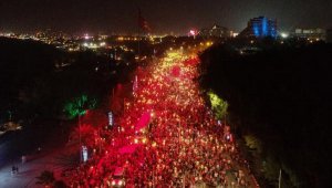 Cumhuriyet'in 100'üncü yılına fener alaylı kutlama