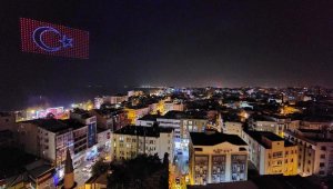Cumhuriyet'in 100'üncü yılına fener alaylı kutlama