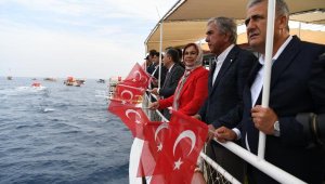 Demre'de 100. yıl tekne kortejiyle kutlandı