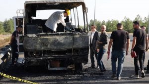 Karavana çevirdiği midibüste çıkan yangında öldü