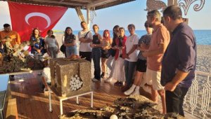 Manavgat'ta 16 bin kaplumbağa yavrusu denize ulaştı