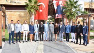 Serik Gençlik Kütüphanesi açıldı