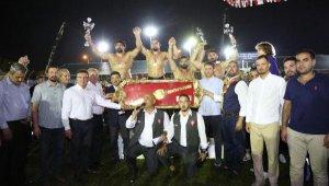 Serik'te başpehlivan Yusuf Can Zeybek oldu