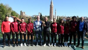 1207 Antalyaspor Kadın Futbol Takımı'na ödül