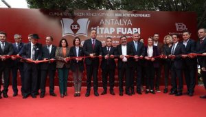 13. Antalya Kitap Fuarı kapılarını açtı