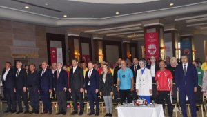 60 yaş üstü bocce şampiyonlarına ödüllerini Bakan Göktaş verdi