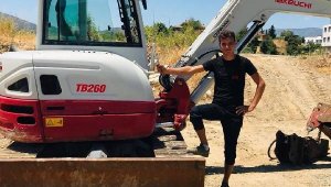 Alanya'da kepçe ile kamyonet arasında sıkışan işçi hayatını kaybetti