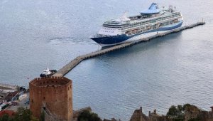 Alanya'ya gemiyle 488 turist geldi