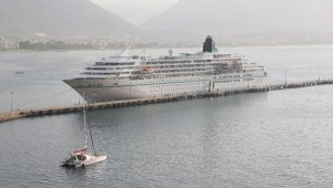 Alanya'ya kruvaziyerle 471 turist geldi