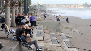 Antalya'da şiddetli yağış ve fırtına; tekneler battı, ağaçlar devrildi
