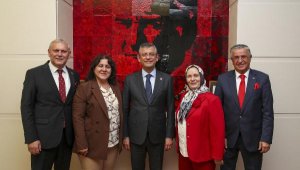 Başkan Topaloğlu, CHP Genel Başkanı Özgür Özel'i ziyaret etti
