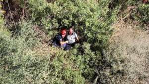 Falezlerden düştü, ekipler tarafından kurtarıldı