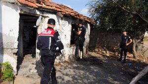 Firari ve aranan 54 kişi polise yakalandı