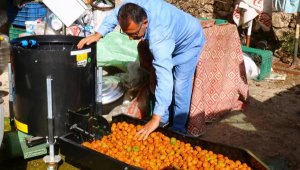 Geyikbayırlılara ceviz ayıklama ve salça makinesi