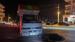 Kamyonetle motosiklet çarpıştı: 1 yaralı