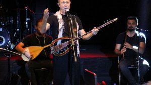 Sümer Ezgü'den festival konseri