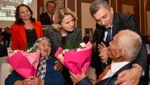 Vali Şahin: Sizler Atatürk'ün yolunda giden öğretmenlersiniz